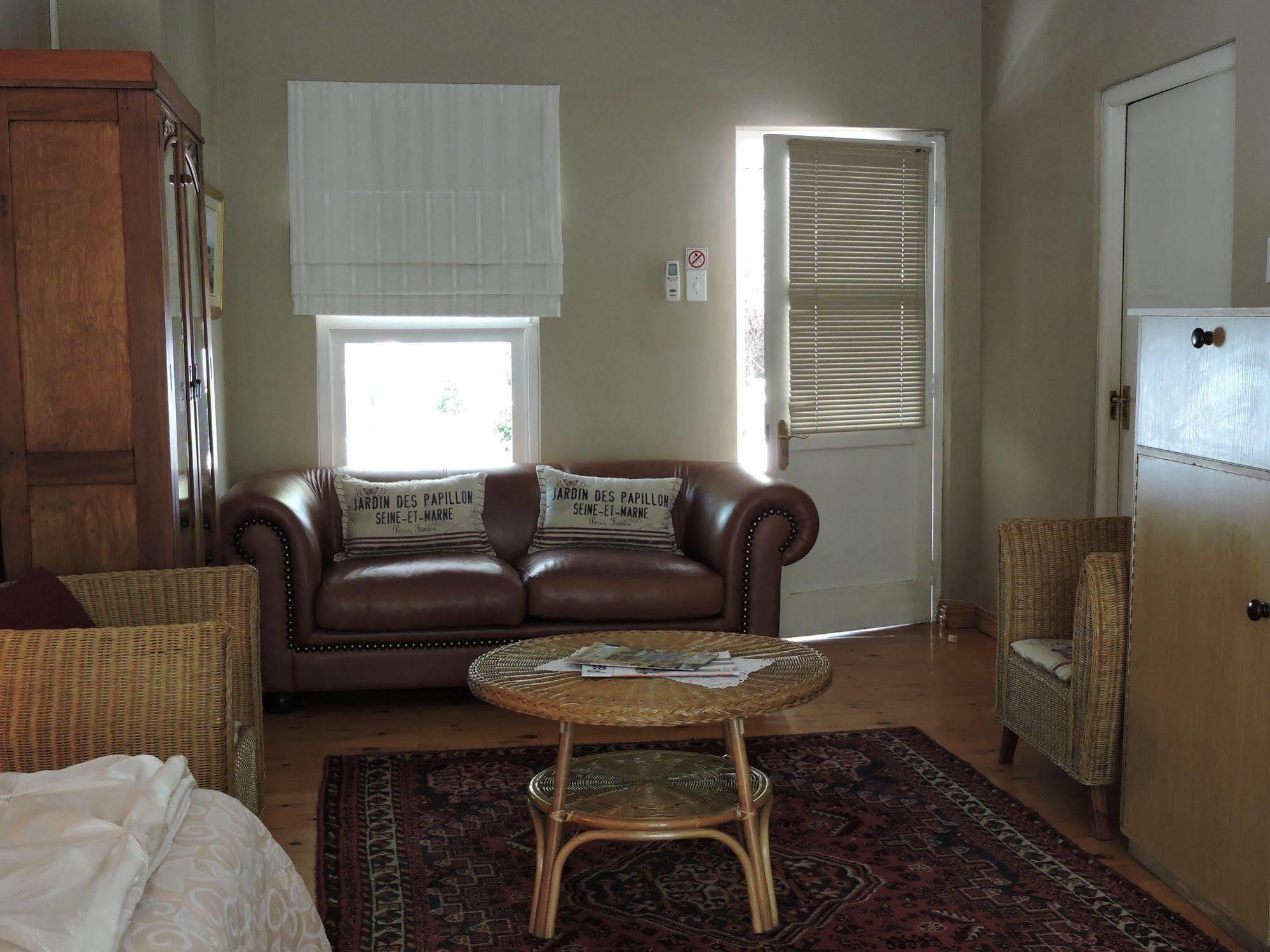 Adley House Panzió Oudtshoorn Kültér fotó