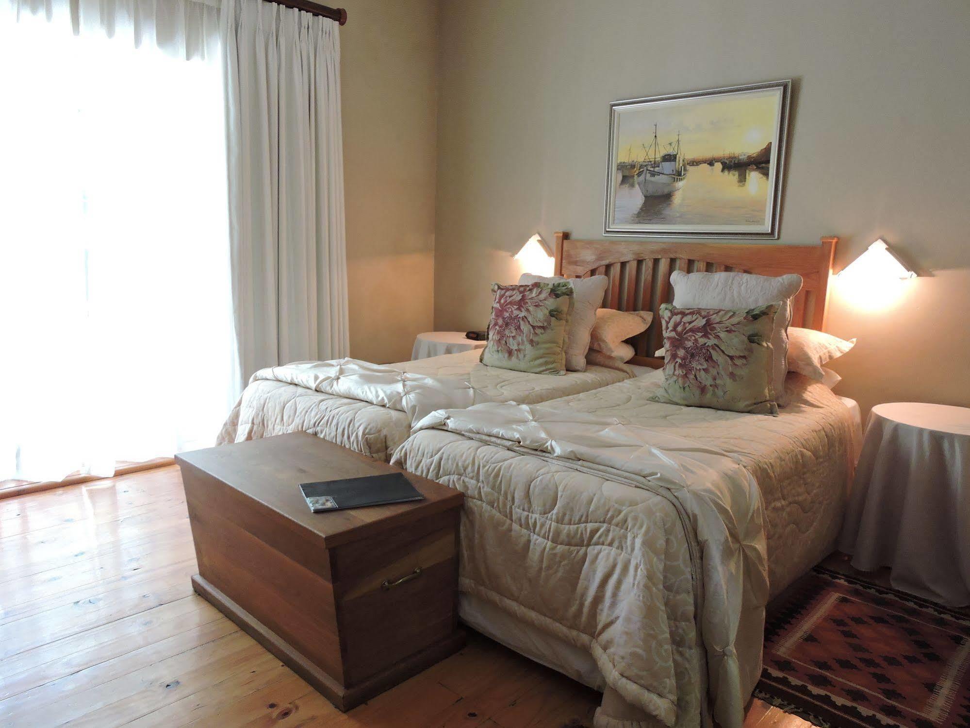 Adley House Panzió Oudtshoorn Kültér fotó